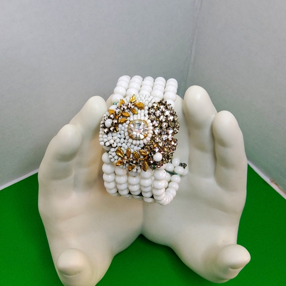 Unsigned Miriam Haskell memory wire bracelet - Picture 3 of 9